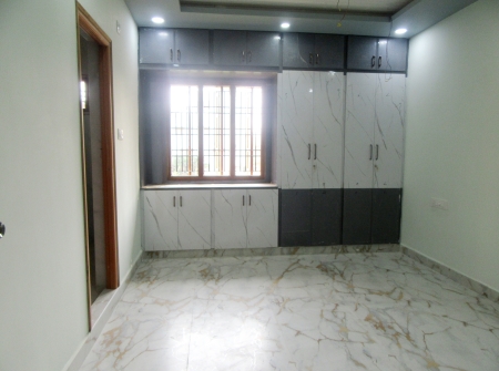 820204882-6) Li id 363 - First Floor Childrens Bedroom.JPG